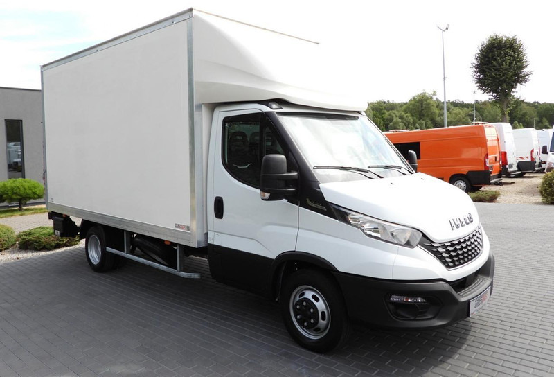 Iveco DAILY 35C16 KONTENER WINDA 8 PALET TEMPOMAT AUTOMAT HI-MATIC BLI - Dostavno vozilo sa zatvorenim sandukom: slika Iveco DAILY 35C16 KONTENER WINDA 8 PALET TEMPOMAT AUTOMAT HI-MATIC BLI - Dostavno vozilo sa zatvorenim sandukom Iveco DAILY 35C16 KONTENER WINDA 8 PALET TEMPOMAT AUTOMAT HI-MATIC BLI - Dostavno vozilo sa zatvorenim sandukom: slika Iveco DAILY 35C16 KONTENER WINDA 8 PALET TEMPOMAT AUTOMAT HI-MATIC BLI - Dostavno vozilo sa zatvorenim sandukom