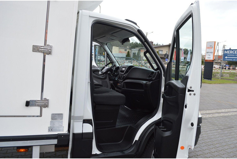 Kamion za prodaju brze hrane Iveco DAILY 60C15 60-150: slika Kamion za prodaju brze hrane Iveco DAILY 60C15 60-150 Kamion za prodaju brze hrane Iveco DAILY 60C15 60-150: slika Kamion za prodaju brze hrane Iveco DAILY 60C15 60-150