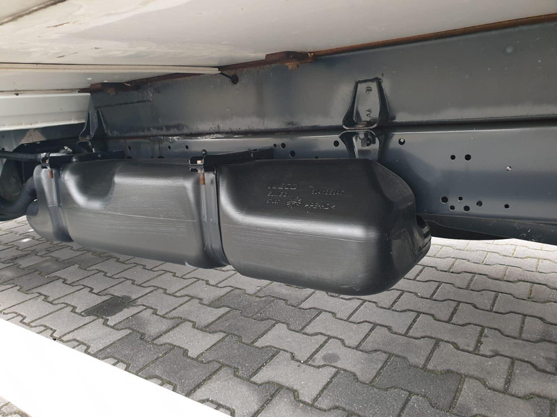 Dostavno vozilo hladnjača Iveco DAILY 60C15 60-150 TWO-CHAMBER REFRIGERATOR CONTAINER ISOTHERM F: slika Dostavno vozilo hladnjača Iveco DAILY 60C15 60-150 TWO-CHAMBER REFRIGERATOR CONTAINER ISOTHERM F