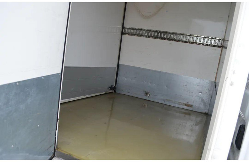 Dostavno vozilo hladnjača Iveco DAILY 60C15 60-150 TWO-CHAMBER REFRIGERATOR CONTAINER ISOTHERM F: slika Dostavno vozilo hladnjača Iveco DAILY 60C15 60-150 TWO-CHAMBER REFRIGERATOR CONTAINER ISOTHERM F