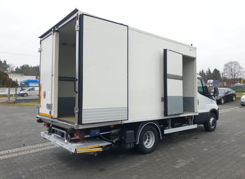 Iveco DAILY 60C15 60-150 TWO-CHAMBER REFRIGERATOR CONTAINER ISOTHERM F - Kamion hladnjača: slika Iveco DAILY 60C15 60-150 TWO-CHAMBER REFRIGERATOR CONTAINER ISOTHERM F - Kamion hladnjača Iveco DAILY 60C15 60-150 TWO-CHAMBER REFRIGERATOR CONTAINER ISOTHERM F - Kamion hladnjača: slika Iveco DAILY 60C15 60-150 TWO-CHAMBER REFRIGERATOR CONTAINER ISOTHERM F - Kamion hladnjača