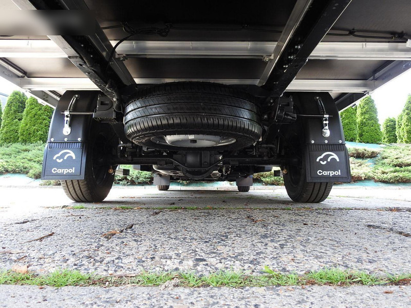 Novi Dostavno vozilo s ceradom Iveco Daily 35S18 Curtain side: slika Novi Dostavno vozilo s ceradom Iveco Daily 35S18 Curtain side