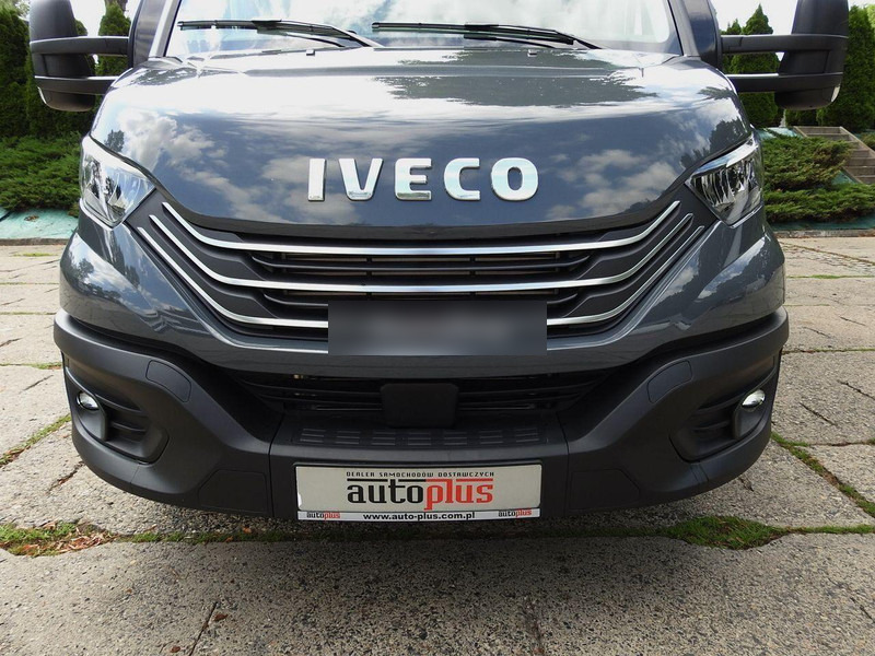 Novi Dostavno vozilo s ceradom Iveco Daily 35S18 Curtain side: slika Novi Dostavno vozilo s ceradom Iveco Daily 35S18 Curtain side