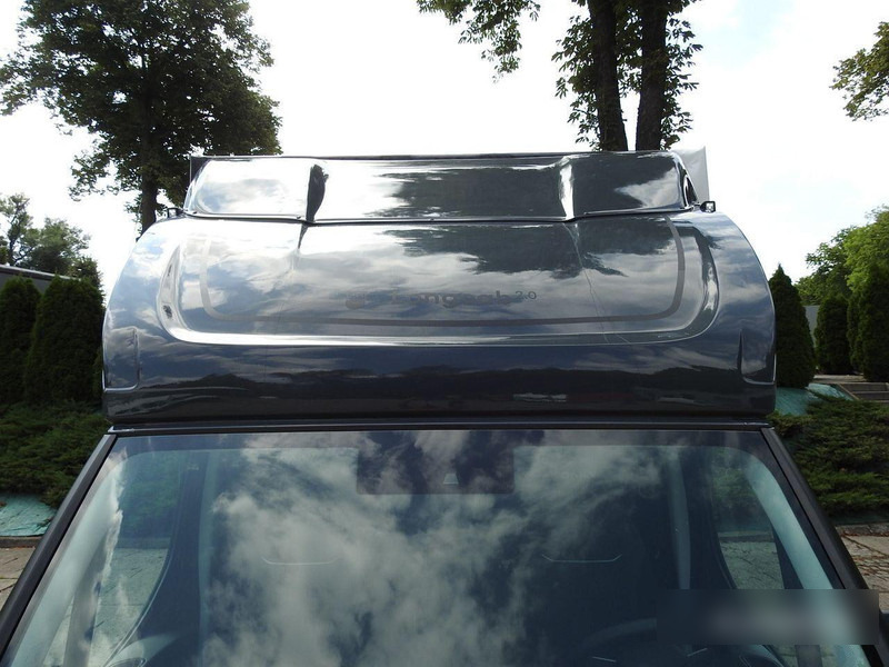 Novi Dostavno vozilo s ceradom Iveco Daily 35S18 Curtain side: slika Novi Dostavno vozilo s ceradom Iveco Daily 35S18 Curtain side