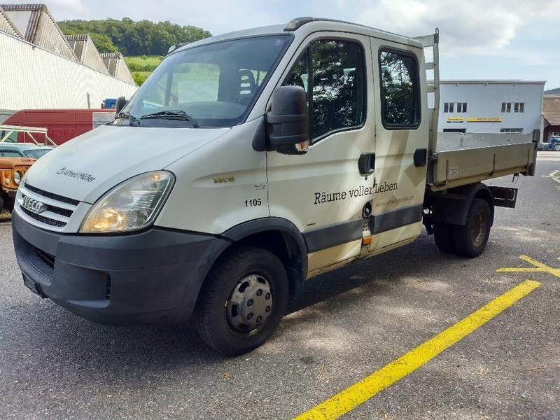 Iveco Daily 35S18 - Doka flatbed - Kamion s otvorenim sandukom: slika Iveco Daily 35S18 - Doka flatbed - Kamion s otvorenim sandukom Iveco Daily 35S18 - Doka flatbed - Kamion s otvorenim sandukom: slika Iveco Daily 35S18 - Doka flatbed - Kamion s otvorenim sandukom