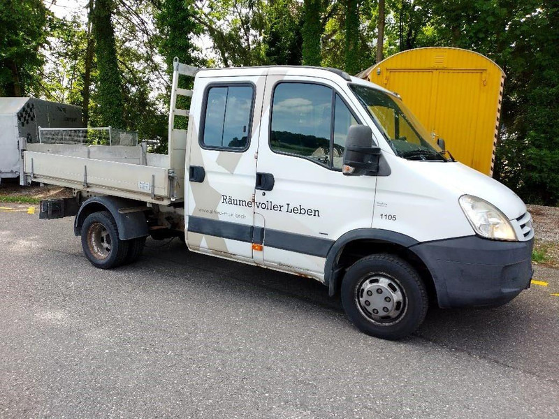 Iveco Daily 35S18 - Doka flatbed - Kamion s otvorenim sandukom: slika Iveco Daily 35S18 - Doka flatbed - Kamion s otvorenim sandukom Iveco Daily 35S18 - Doka flatbed - Kamion s otvorenim sandukom: slika Iveco Daily 35S18 - Doka flatbed - Kamion s otvorenim sandukom