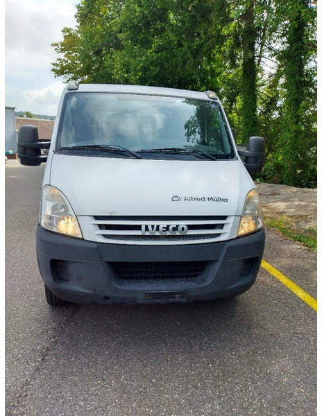 Iveco Daily 35S18 - Doka flatbed - Kamion s otvorenim sandukom: slika Iveco Daily 35S18 - Doka flatbed - Kamion s otvorenim sandukom Iveco Daily 35S18 - Doka flatbed - Kamion s otvorenim sandukom: slika Iveco Daily 35S18 - Doka flatbed - Kamion s otvorenim sandukom