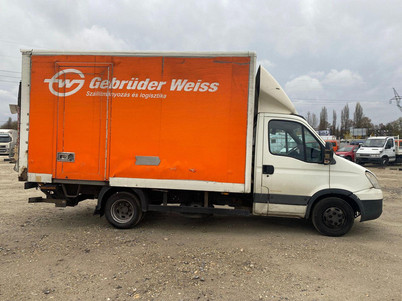 Iveco Daily 40 C 15 - Koffer + DHollandia LBW - Dostavno vozilo sa zatvorenim sandukom: slika Iveco Daily 40 C 15 - Koffer + DHollandia LBW - Dostavno vozilo sa zatvorenim sandukom Iveco Daily 40 C 15 - Koffer + DHollandia LBW - Dostavno vozilo sa zatvorenim sandukom: slika Iveco Daily 40 C 15 - Koffer + DHollandia LBW - Dostavno vozilo sa zatvorenim sandukom