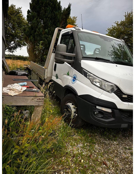 Iveco Daily 70C17 - Car transporter + crane - Autotransporter: slika Iveco Daily 70C17 - Car transporter + crane - Autotransporter Iveco Daily 70C17 - Car transporter + crane - Autotransporter: slika Iveco Daily 70C17 - Car transporter + crane - Autotransporter