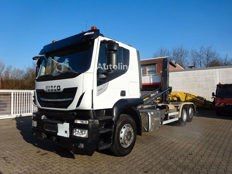 Iveco STRALIS 400 - Hook lift truck - Kamion s kukastom dizalicom, Kamion s kranom: slika Iveco STRALIS 400 - Hook lift truck - Kamion s kukastom dizalicom, Kamion s kranom Iveco STRALIS 400 - Hook lift truck - Kamion s kukastom dizalicom, Kamion s kranom: slika Iveco STRALIS 400 - Hook lift truck - Kamion s kukastom dizalicom, Kamion s kranom