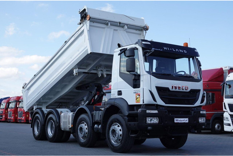 Iveco TRAKKER / 8x4 / WYWROTKA / HYDROBURTA / BORDMATIC / EURO 6 / ME - Kiper: slika Iveco TRAKKER / 8x4 / WYWROTKA / HYDROBURTA / BORDMATIC / EURO 6 / ME - Kiper Iveco TRAKKER / 8x4 / WYWROTKA / HYDROBURTA / BORDMATIC / EURO 6 / ME - Kiper: slika Iveco TRAKKER / 8x4 / WYWROTKA / HYDROBURTA / BORDMATIC / EURO 6 / ME - Kiper