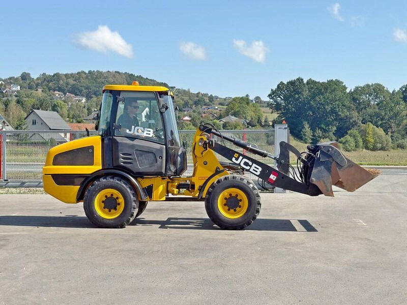 JCB 406 t4 * RADLADER * 4x4 * TOPZUSTAND - Utovarivač na kotačima: slika JCB 406 t4 * RADLADER * 4x4 * TOPZUSTAND - Utovarivač na kotačima JCB 406 t4 * RADLADER * 4x4 * TOPZUSTAND - Utovarivač na kotačima: slika JCB 406 t4 * RADLADER * 4x4 * TOPZUSTAND - Utovarivač na kotačima