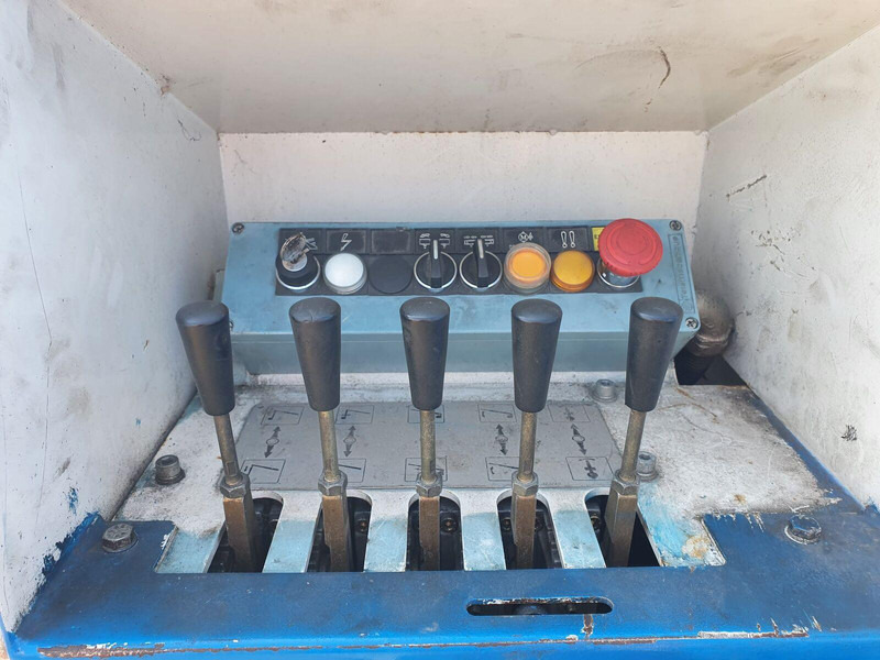 Kamion, Kamion s kranom Iveco Eurocargo ML 180 E 24 - Bizocchi KJF 320 lifting basket 32 m: slika Kamion, Kamion s kranom Iveco Eurocargo ML 180 E 24 - Bizocchi KJF 320 lifting basket 32 m