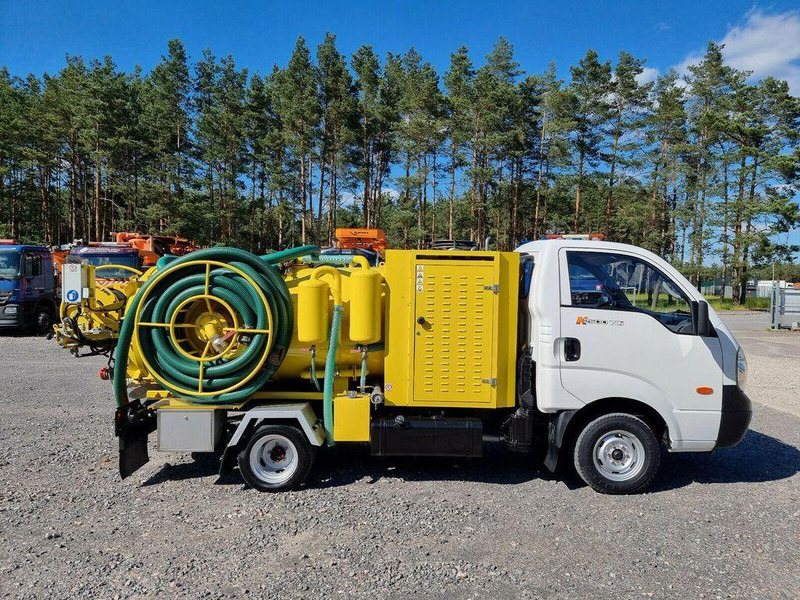 Kia Csatornatisztító - Vakum kamion: slika Kia Csatornatisztító - Vakum kamion Kia Csatornatisztító - Vakum kamion: slika Kia Csatornatisztító - Vakum kamion