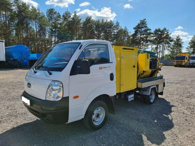 Kia Csatornatisztító - Vakum kamion: slika Kia Csatornatisztító - Vakum kamion Kia Csatornatisztító - Vakum kamion: slika Kia Csatornatisztító - Vakum kamion