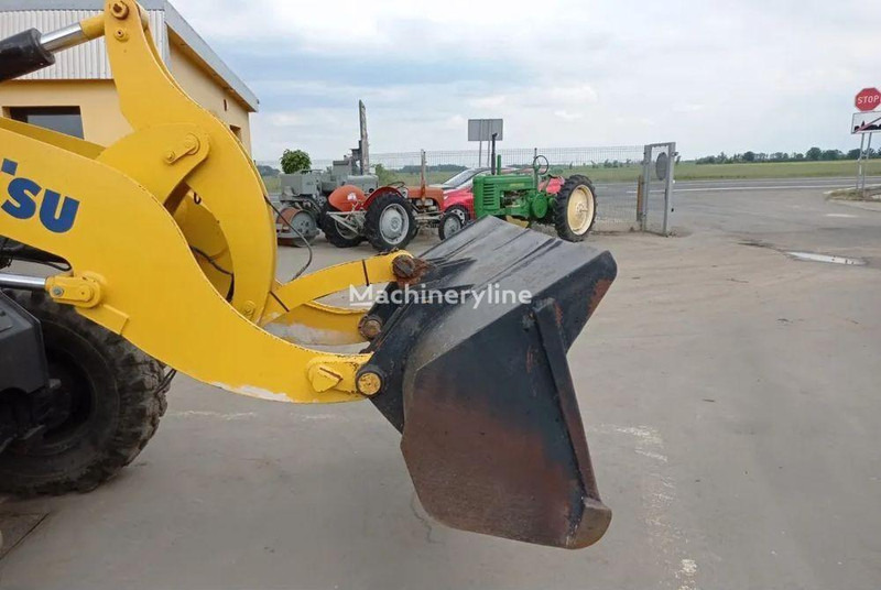 Komatsu WA 90-6 wheel loader - Utovarivač na kotačima: slika Komatsu WA 90-6 wheel loader - Utovarivač na kotačima Komatsu WA 90-6 wheel loader - Utovarivač na kotačima: slika Komatsu WA 90-6 wheel loader - Utovarivač na kotačima