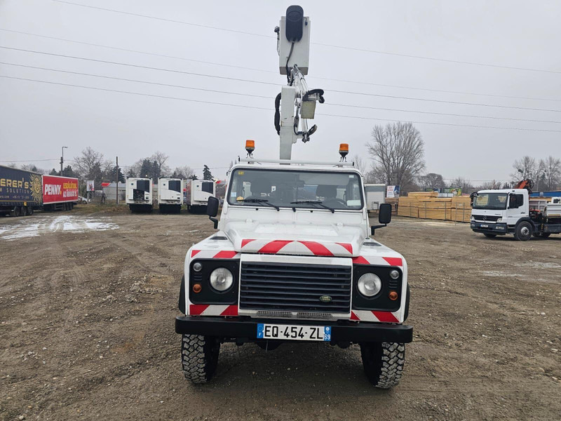 Land Rover Defender 120 4x4 - MOVEX Lifting Basket 10,5m - Podizna platforma montirana na kamion: slika Land Rover Defender 120 4x4 - MOVEX Lifting Basket 10,5m - Podizna platforma montirana na kamion Land Rover Defender 120 4x4 - MOVEX Lifting Basket 10,5m - Podizna platforma montirana na kamion: slika Land Rover Defender 120 4x4 - MOVEX Lifting Basket 10,5m - Podizna platforma montirana na kamion
