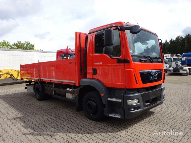 MAN 15.250 TGM Flatbed - Kamion s otvorenim sandukom: slika MAN 15.250 TGM Flatbed - Kamion s otvorenim sandukom MAN 15.250 TGM Flatbed - Kamion s otvorenim sandukom: slika MAN 15.250 TGM Flatbed - Kamion s otvorenim sandukom