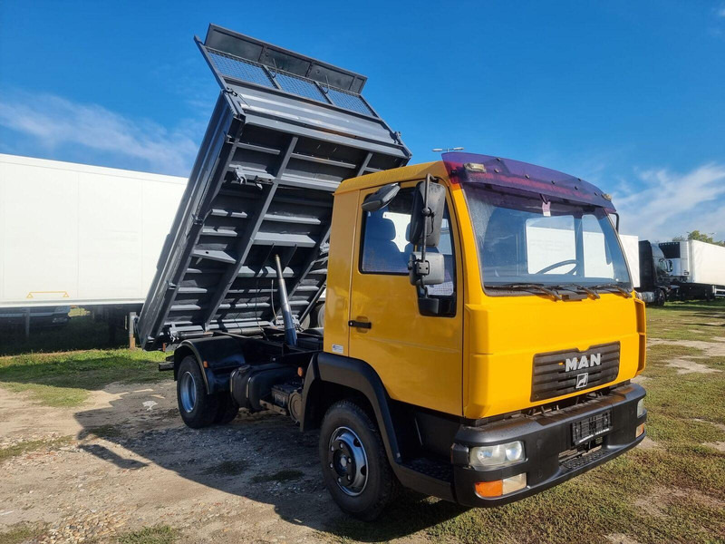 MAN LE 8.180 Meiller Kipper Three-Sided Tipper - 3 old. billencs - T - Kiper: slika MAN LE 8.180 Meiller Kipper Three-Sided Tipper - 3 old. billencs - T - Kiper MAN LE 8.180 Meiller Kipper Three-Sided Tipper - 3 old. billencs - T - Kiper: slika MAN LE 8.180 Meiller Kipper Three-Sided Tipper - 3 old. billencs - T - Kiper