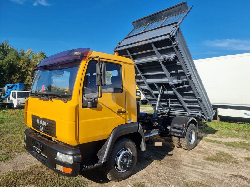 MAN LE 8.180 Meiller Kipper Three-Sided Tipper - 3 old. billencs - T - Kiper: slika MAN LE 8.180 Meiller Kipper Three-Sided Tipper - 3 old. billencs - T - Kiper MAN LE 8.180 Meiller Kipper Three-Sided Tipper - 3 old. billencs - T - Kiper: slika MAN LE 8.180 Meiller Kipper Three-Sided Tipper - 3 old. billencs - T - Kiper