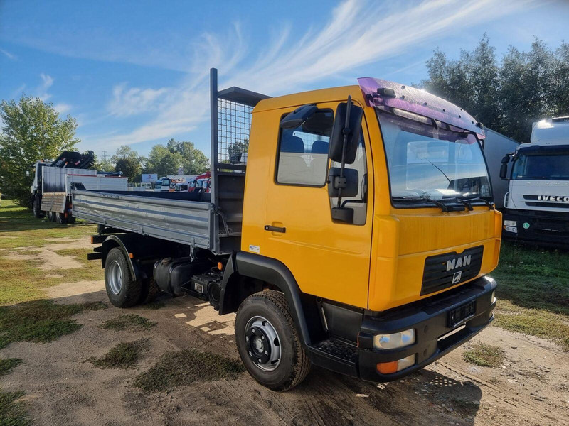 MAN LE 8.180 Meiller Kipper Three-Sided Tipper - 3 old. billencs - T - Kiper: slika MAN LE 8.180 Meiller Kipper Three-Sided Tipper - 3 old. billencs - T - Kiper MAN LE 8.180 Meiller Kipper Three-Sided Tipper - 3 old. billencs - T - Kiper: slika MAN LE 8.180 Meiller Kipper Three-Sided Tipper - 3 old. billencs - T - Kiper