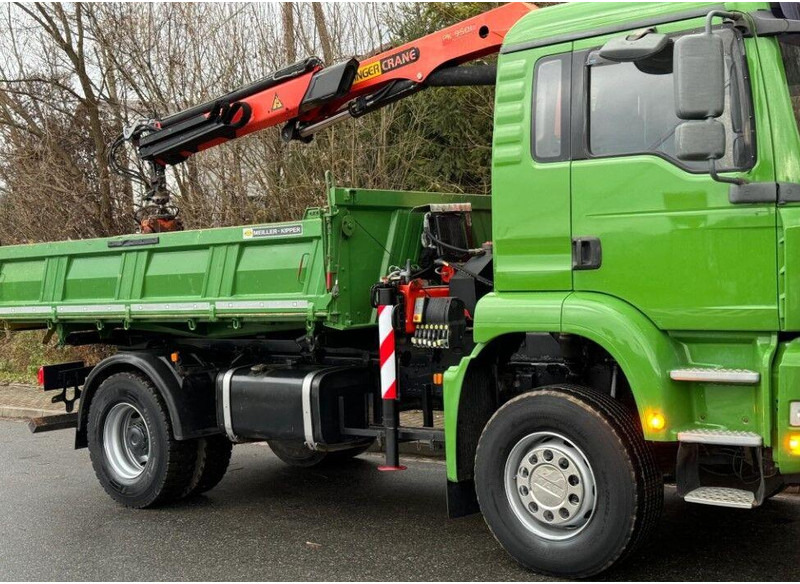 MAN TGA 18.360 Meiller 3-Way Tipper + Crane Palfinger PK 9501 - Kiper, Kamion s kranom: slika MAN TGA 18.360 Meiller 3-Way Tipper + Crane Palfinger PK 9501 - Kiper, Kamion s kranom MAN TGA 18.360 Meiller 3-Way Tipper + Crane Palfinger PK 9501 - Kiper, Kamion s kranom: slika MAN TGA 18.360 Meiller 3-Way Tipper + Crane Palfinger PK 9501 - Kiper, Kamion s kranom