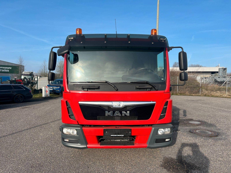 MAN TGL 10.180 Suction & pressure & rinsing truck - Vakum kamion: slika MAN TGL 10.180 Suction & pressure & rinsing truck - Vakum kamion MAN TGL 10.180 Suction & pressure & rinsing truck - Vakum kamion: slika MAN TGL 10.180 Suction & pressure & rinsing truck - Vakum kamion