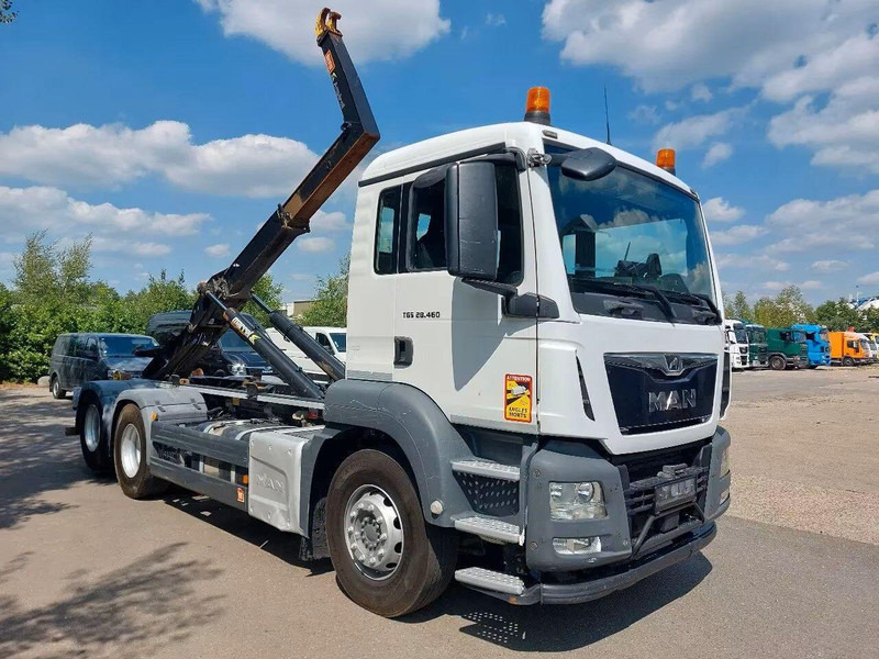MAN TGS 28.460 - Abrollkipper - Kamion s kukastom dizalicom: slika MAN TGS 28.460 - Abrollkipper - Kamion s kukastom dizalicom MAN TGS 28.460 - Abrollkipper - Kamion s kukastom dizalicom: slika MAN TGS 28.460 - Abrollkipper - Kamion s kukastom dizalicom
