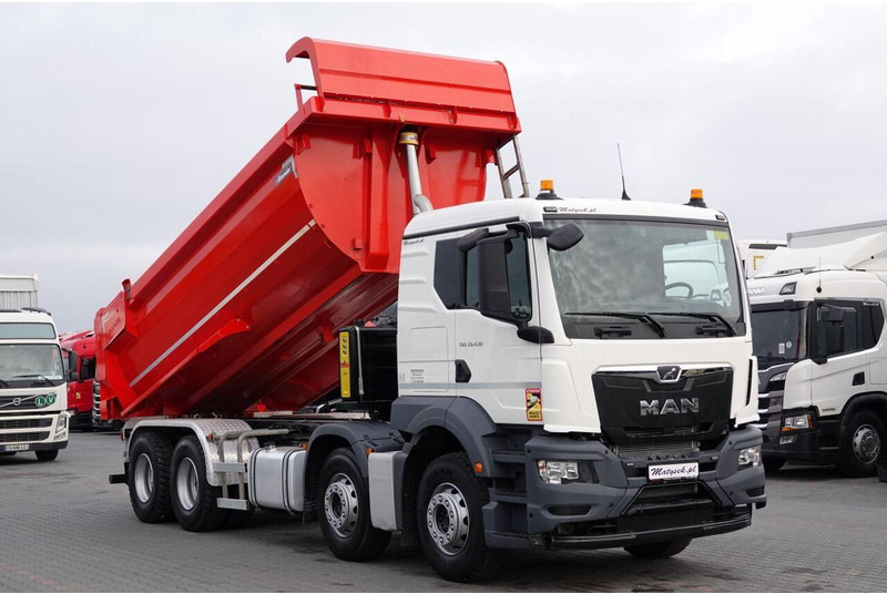 MAN TGS 35.430 / 8X4 / WYWROTKA TYLNOZSYPOWA / HYDROKLAPA / OPONY 10 - Kiper: slika MAN TGS 35.430 / 8X4 / WYWROTKA TYLNOZSYPOWA / HYDROKLAPA / OPONY 10 - Kiper MAN TGS 35.430 / 8X4 / WYWROTKA TYLNOZSYPOWA / HYDROKLAPA / OPONY 10 - Kiper: slika MAN TGS 35.430 / 8X4 / WYWROTKA TYLNOZSYPOWA / HYDROKLAPA / OPONY 10 - Kiper