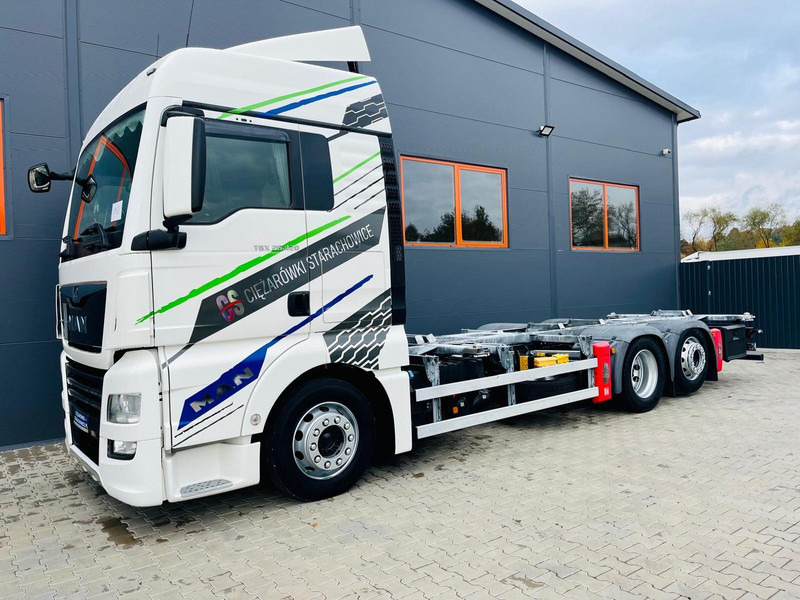 MAN TGX 26.420 - Kamion-šasija: slika MAN TGX 26.420 - Kamion-šasija MAN TGX 26.420 - Kamion-šasija: slika MAN TGX 26.420 - Kamion-šasija