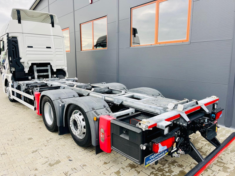 MAN TGX 26.420 - Kamion-šasija: slika MAN TGX 26.420 - Kamion-šasija MAN TGX 26.420 - Kamion-šasija: slika MAN TGX 26.420 - Kamion-šasija