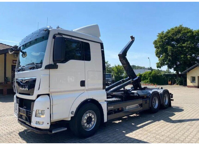 MAN TGX 26.440 - Kamion s kukastom dizalicom: slika MAN TGX 26.440 - Kamion s kukastom dizalicom MAN TGX 26.440 - Kamion s kukastom dizalicom: slika MAN TGX 26.440 - Kamion s kukastom dizalicom