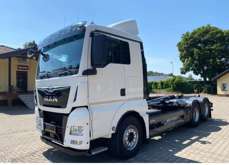 MAN TGX 26.440 - Kamion s kukastom dizalicom: slika MAN TGX 26.440 - Kamion s kukastom dizalicom MAN TGX 26.440 - Kamion s kukastom dizalicom: slika MAN TGX 26.440 - Kamion s kukastom dizalicom