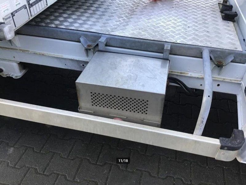 Mercedes-Benz 413 CDI BE Mini Trekker + Workshop Trailer - Mini tegljač: slika Mercedes-Benz 413 CDI BE Mini Trekker + Workshop Trailer - Mini tegljač Mercedes-Benz 413 CDI BE Mini Trekker + Workshop Trailer - Mini tegljač: slika Mercedes-Benz 413 CDI BE Mini Trekker + Workshop Trailer - Mini tegljač