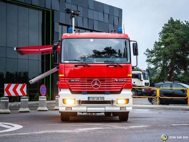 Mercedes-Benz ACTROS 1835 4x2 ZIEGLER FIRE BRIGADE - Vatrogasno vozilo: slika Mercedes-Benz ACTROS 1835 4x2 ZIEGLER FIRE BRIGADE - Vatrogasno vozilo Mercedes-Benz ACTROS 1835 4x2 ZIEGLER FIRE BRIGADE - Vatrogasno vozilo: slika Mercedes-Benz ACTROS 1835 4x2 ZIEGLER FIRE BRIGADE - Vatrogasno vozilo
