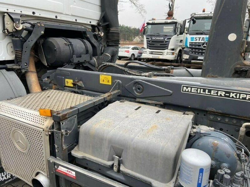 Kamion s kukastom dizalicom Mercedes-Benz ACTROS 2644: slika Kamion s kukastom dizalicom Mercedes-Benz ACTROS 2644