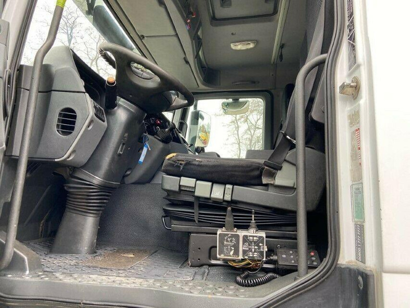 Kamion s kukastom dizalicom Mercedes-Benz ACTROS 2644: slika Kamion s kukastom dizalicom Mercedes-Benz ACTROS 2644
