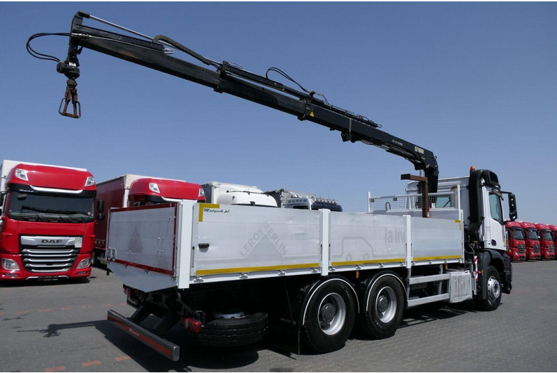 Kamion s otvorenim sandukom, Kamion s kranom Mercedes-Benz AROCS 2633: slika Kamion s otvorenim sandukom, Kamion s kranom Mercedes-Benz AROCS 2633