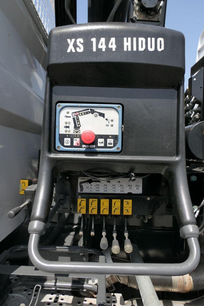 Kamion s otvorenim sandukom, Kamion s kranom Mercedes-Benz AROCS 2633: slika Kamion s otvorenim sandukom, Kamion s kranom Mercedes-Benz AROCS 2633