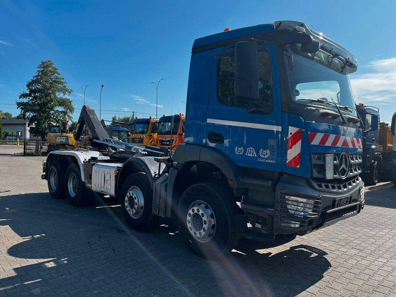 Mercedes-Benz AROCS 3246 8X4 ABROLLKIPPER HYVALIFT 26.57 - Kamion s kukastom dizalicom: slika Mercedes-Benz AROCS 3246 8X4 ABROLLKIPPER HYVALIFT 26.57 - Kamion s kukastom dizalicom Mercedes-Benz AROCS 3246 8X4 ABROLLKIPPER HYVALIFT 26.57 - Kamion s kukastom dizalicom: slika Mercedes-Benz AROCS 3246 8X4 ABROLLKIPPER HYVALIFT 26.57 - Kamion s kukastom dizalicom