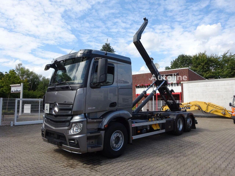 Mercedes-Benz Actros 2545 Hook lift truck 6x2 - Kamion s kukastom dizalicom, Kamion s kranom: slika Mercedes-Benz Actros 2545 Hook lift truck 6x2 - Kamion s kukastom dizalicom, Kamion s kranom Mercedes-Benz Actros 2545 Hook lift truck 6x2 - Kamion s kukastom dizalicom, Kamion s kranom: slika Mercedes-Benz Actros 2545 Hook lift truck 6x2 - Kamion s kukastom dizalicom, Kamion s kranom