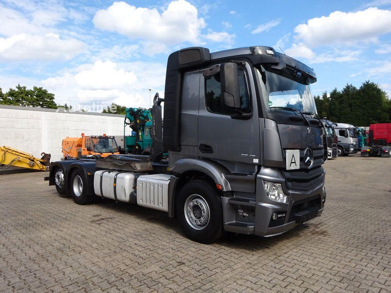 Mercedes-Benz Actros 2545 Hook lift truck 6x2 - Kamion s kukastom dizalicom, Kamion s kranom: slika Mercedes-Benz Actros 2545 Hook lift truck 6x2 - Kamion s kukastom dizalicom, Kamion s kranom Mercedes-Benz Actros 2545 Hook lift truck 6x2 - Kamion s kukastom dizalicom, Kamion s kranom: slika Mercedes-Benz Actros 2545 Hook lift truck 6x2 - Kamion s kukastom dizalicom, Kamion s kranom