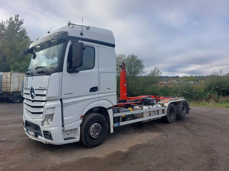 Mercedes-Benz Actros 2646 - Kamion s kukastom dizalicom: slika Mercedes-Benz Actros 2646 - Kamion s kukastom dizalicom Mercedes-Benz Actros 2646 - Kamion s kukastom dizalicom: slika Mercedes-Benz Actros 2646 - Kamion s kukastom dizalicom