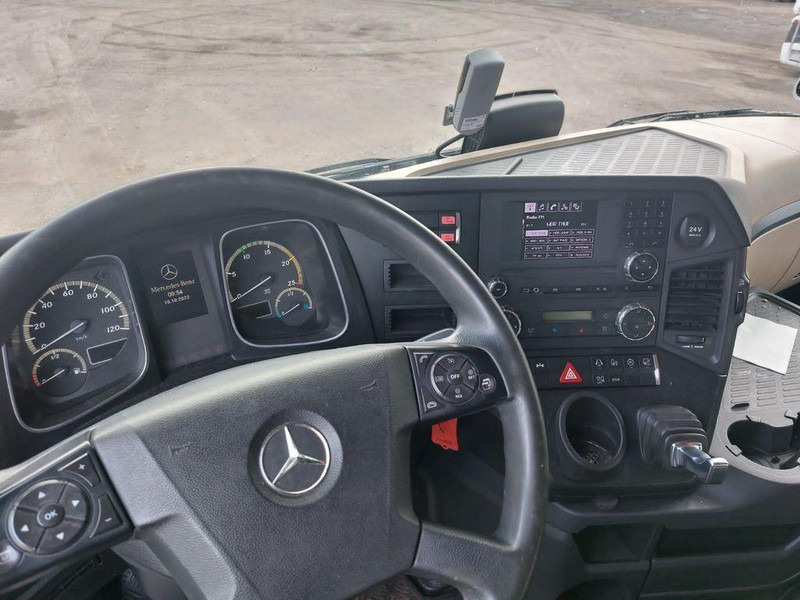 Mercedes-Benz Actros 2646 - Kamion s kukastom dizalicom: slika Mercedes-Benz Actros 2646 - Kamion s kukastom dizalicom Mercedes-Benz Actros 2646 - Kamion s kukastom dizalicom: slika Mercedes-Benz Actros 2646 - Kamion s kukastom dizalicom