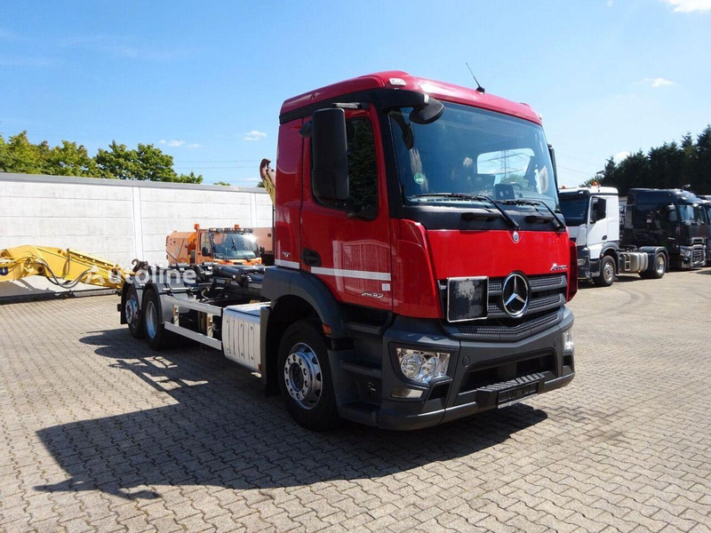 Mercedes-Benz Antos 2532 - Hook lift truck - Kamion s kukastom dizalicom: slika Mercedes-Benz Antos 2532 - Hook lift truck - Kamion s kukastom dizalicom Mercedes-Benz Antos 2532 - Hook lift truck - Kamion s kukastom dizalicom: slika Mercedes-Benz Antos 2532 - Hook lift truck - Kamion s kukastom dizalicom