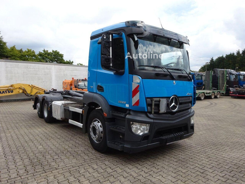 Mercedes-Benz Antos 2533 - Hook lift truck 6x2 - Kamion s kukastom dizalicom: slika Mercedes-Benz Antos 2533 - Hook lift truck 6x2 - Kamion s kukastom dizalicom Mercedes-Benz Antos 2533 - Hook lift truck 6x2 - Kamion s kukastom dizalicom: slika Mercedes-Benz Antos 2533 - Hook lift truck 6x2 - Kamion s kukastom dizalicom