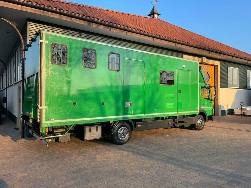 Mercedes-Benz Atego 1018 - Horse transporter - Kamion za prijevoz konja: slika Mercedes-Benz Atego 1018 - Horse transporter - Kamion za prijevoz konja Mercedes-Benz Atego 1018 - Horse transporter - Kamion za prijevoz konja: slika Mercedes-Benz Atego 1018 - Horse transporter - Kamion za prijevoz konja