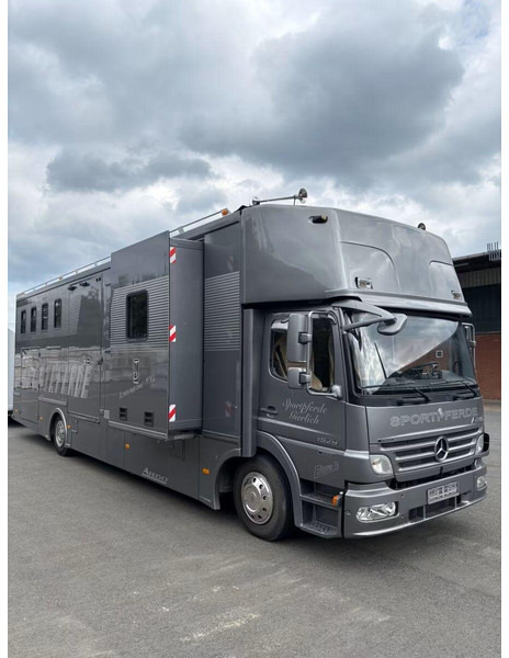 Mercedes-Benz Atego 1529 - Horse transporter - Kamion za prijevoz konja: slika Mercedes-Benz Atego 1529 - Horse transporter - Kamion za prijevoz konja Mercedes-Benz Atego 1529 - Horse transporter - Kamion za prijevoz konja: slika Mercedes-Benz Atego 1529 - Horse transporter - Kamion za prijevoz konja