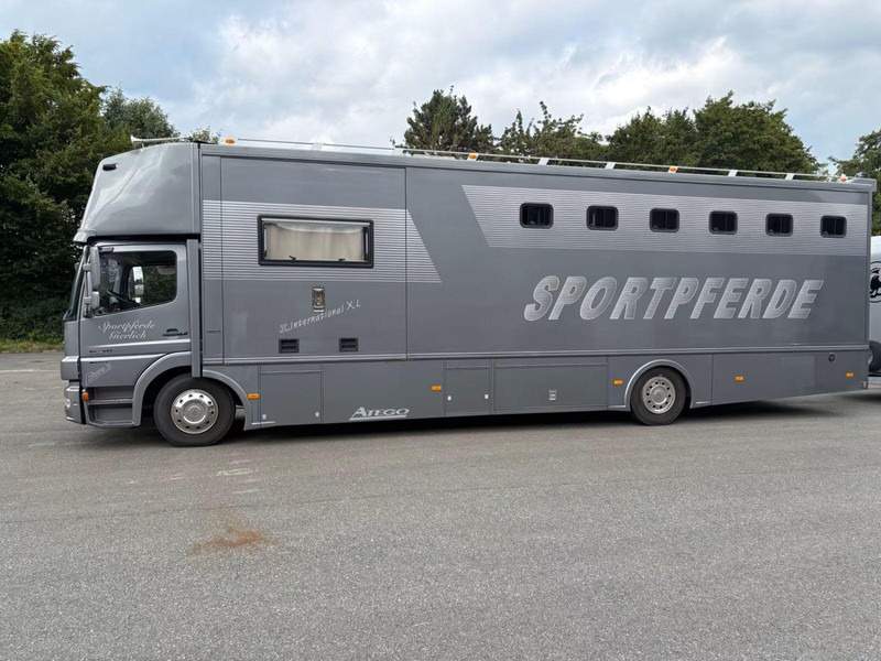 Mercedes-Benz Atego 1529 - Horse transporter - Kamion za prijevoz konja: slika Mercedes-Benz Atego 1529 - Horse transporter - Kamion za prijevoz konja Mercedes-Benz Atego 1529 - Horse transporter - Kamion za prijevoz konja: slika Mercedes-Benz Atego 1529 - Horse transporter - Kamion za prijevoz konja