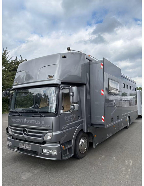 Mercedes-Benz Atego 1529 - Horse transporter - Kamion za prijevoz konja: slika Mercedes-Benz Atego 1529 - Horse transporter - Kamion za prijevoz konja Mercedes-Benz Atego 1529 - Horse transporter - Kamion za prijevoz konja: slika Mercedes-Benz Atego 1529 - Horse transporter - Kamion za prijevoz konja